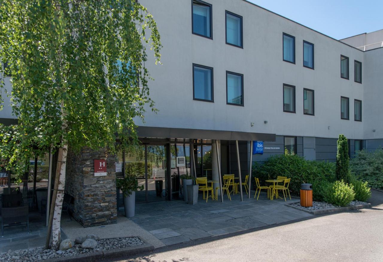 Ibis Budget Archamps Porte De Geneve Bagian luar foto