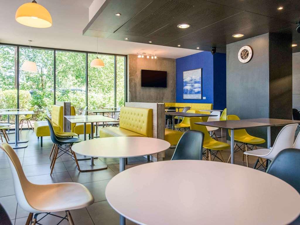Ibis Budget Archamps Porte De Geneve Restoran foto