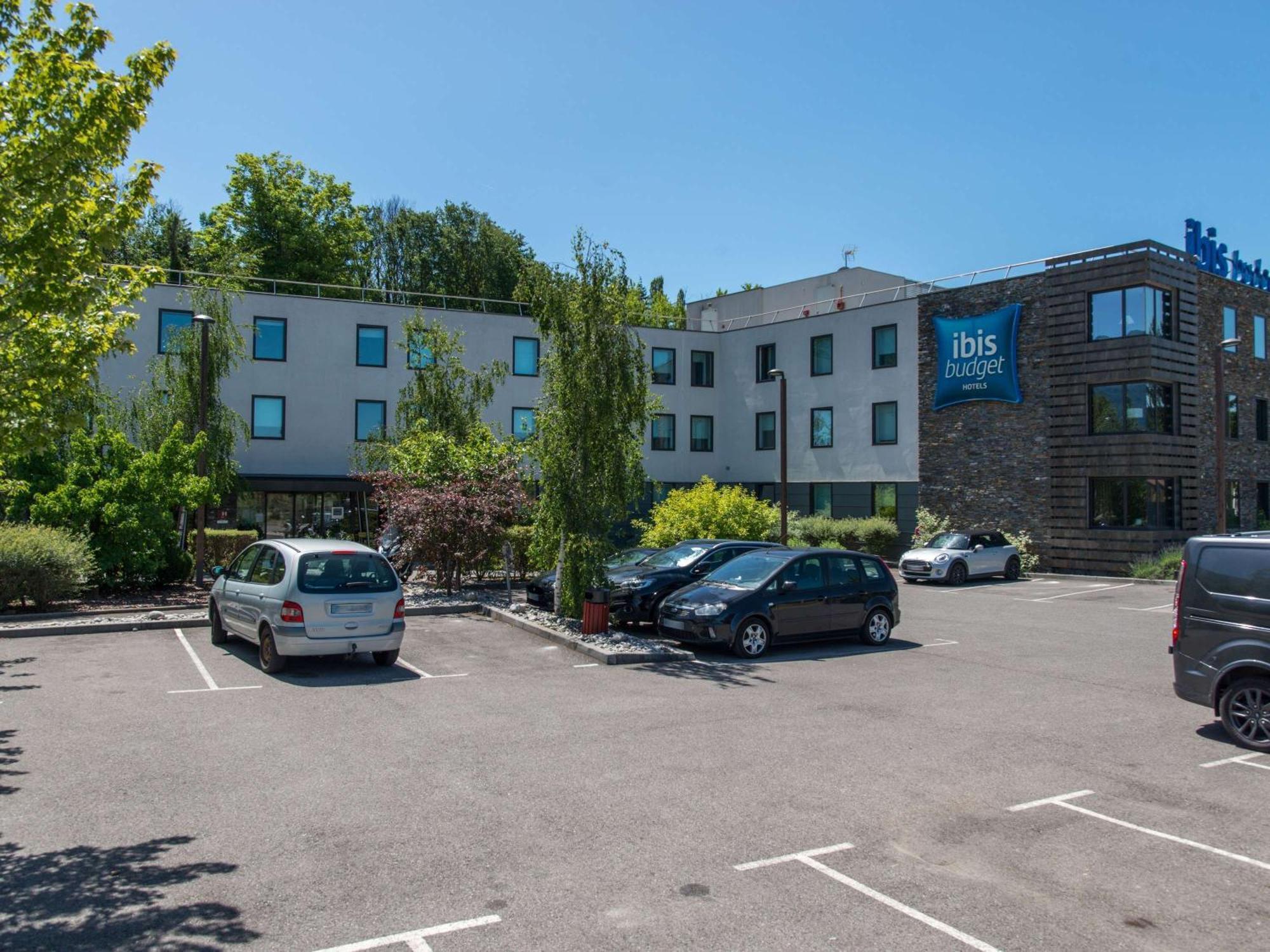 Ibis Budget Archamps Porte De Geneve Bagian luar foto