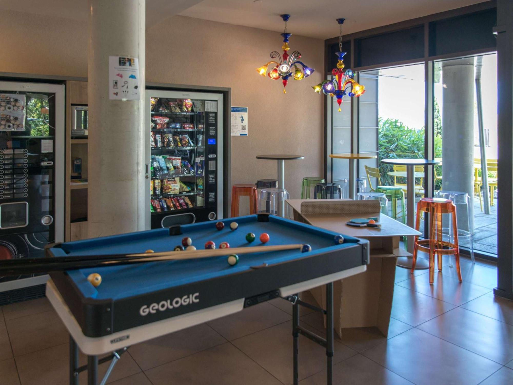 Ibis Budget Archamps Porte De Geneve Bagian luar foto