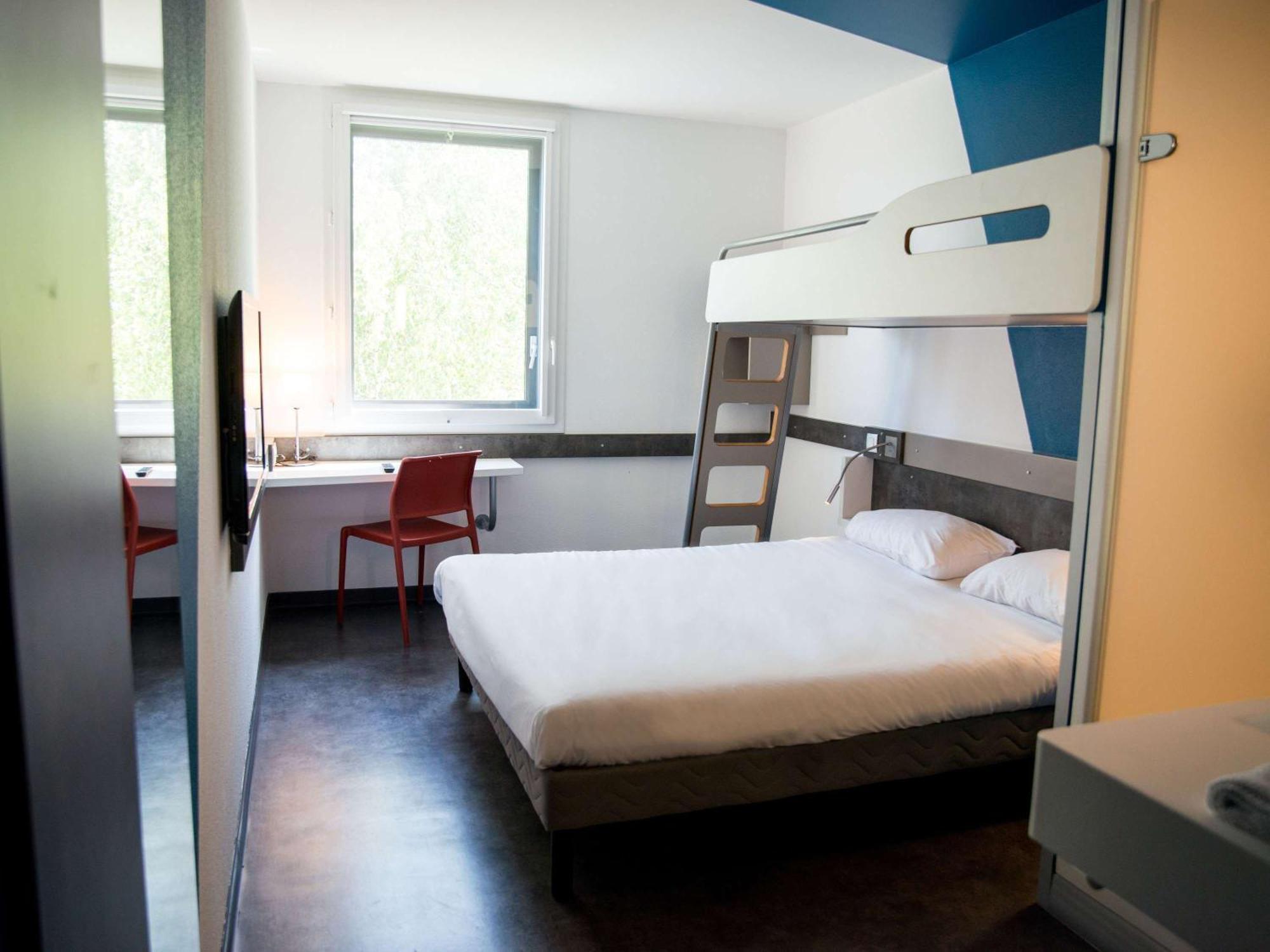 Ibis Budget Archamps Porte De Geneve Bagian luar foto